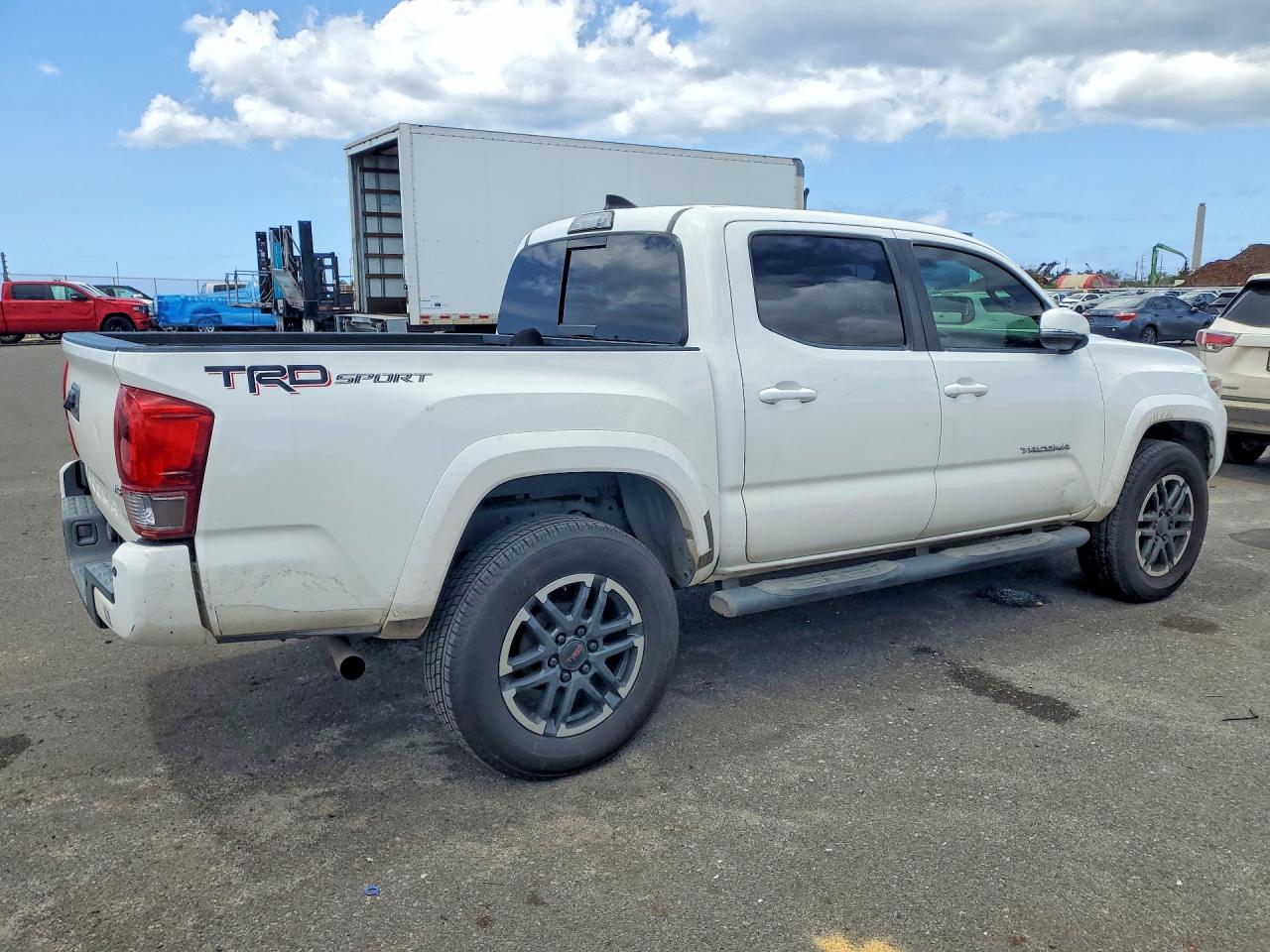 2017 TOYOTA TACOMA SR5 V6 photo 3