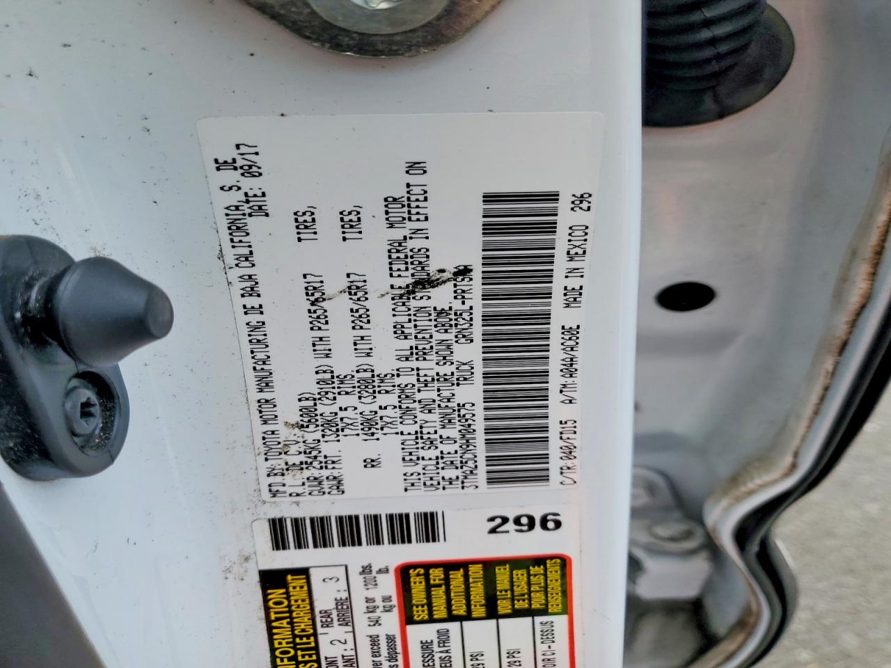 2017 TOYOTA TACOMA SR5 V6 photo 12