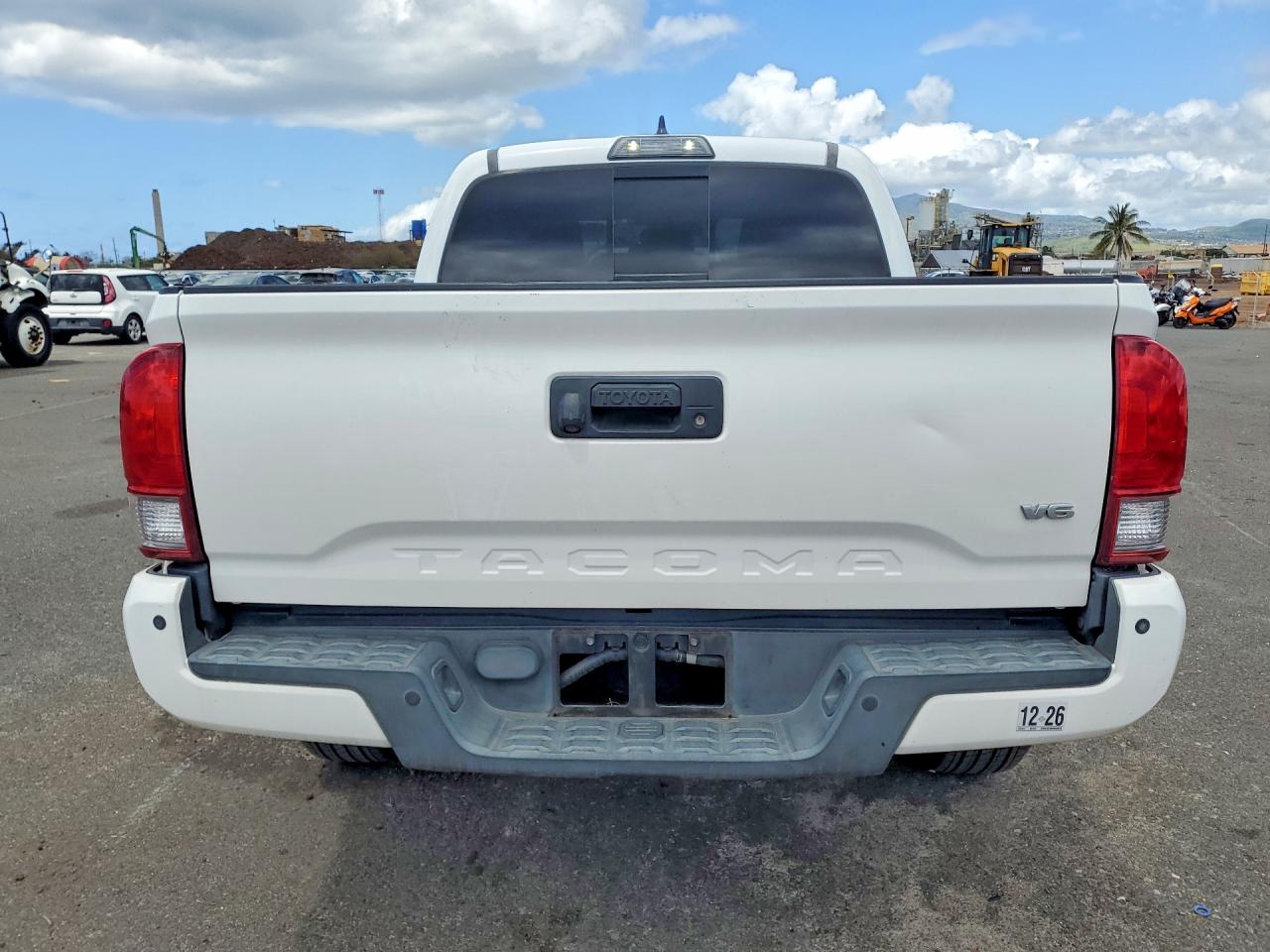 2017 TOYOTA TACOMA SR5 V6 photo 6