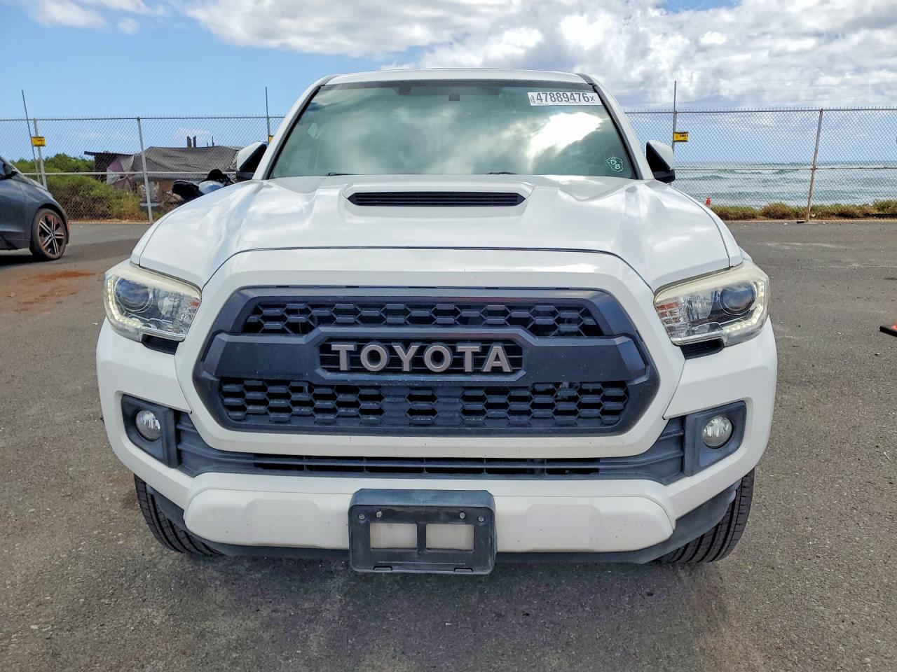 2017 TOYOTA TACOMA SR5 V6 photo 5