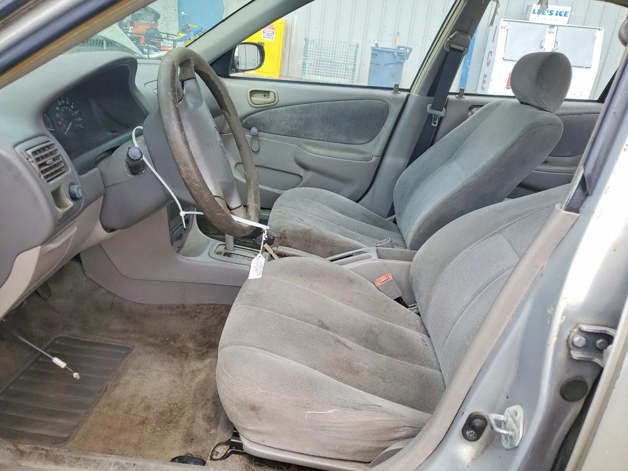 2001 TOYOTA COROLLA CE photo 7