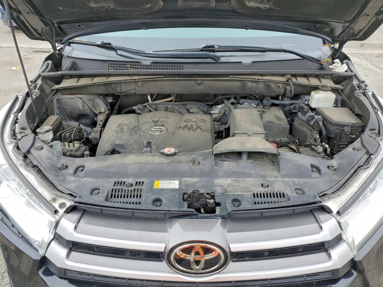 2019 TOYOTA HIGHLANDER XLE photo 12