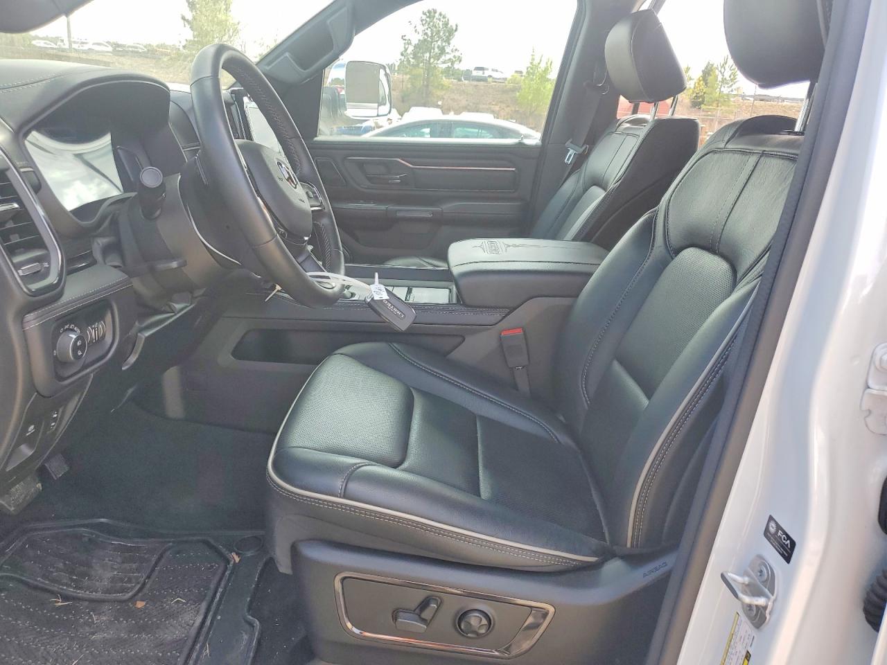 2023 RAM 1500 LIMITED photo 7
