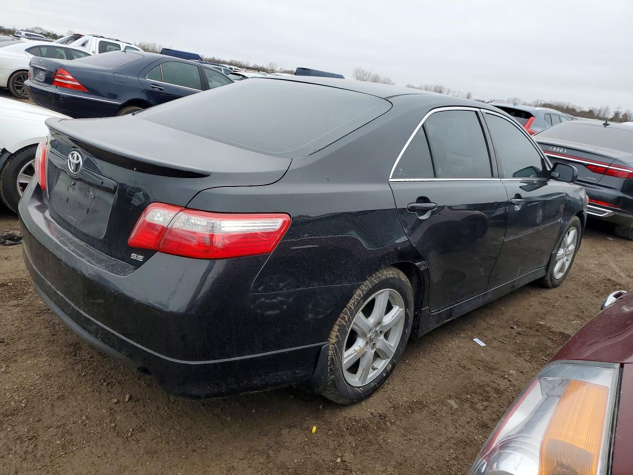 2009 TOYOTA CAMRY SE photo 3