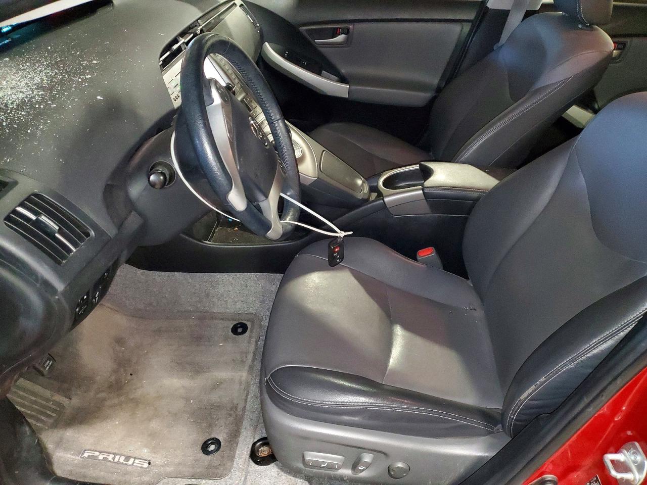 2015 TOYOTA PRIUS FOUR photo 19