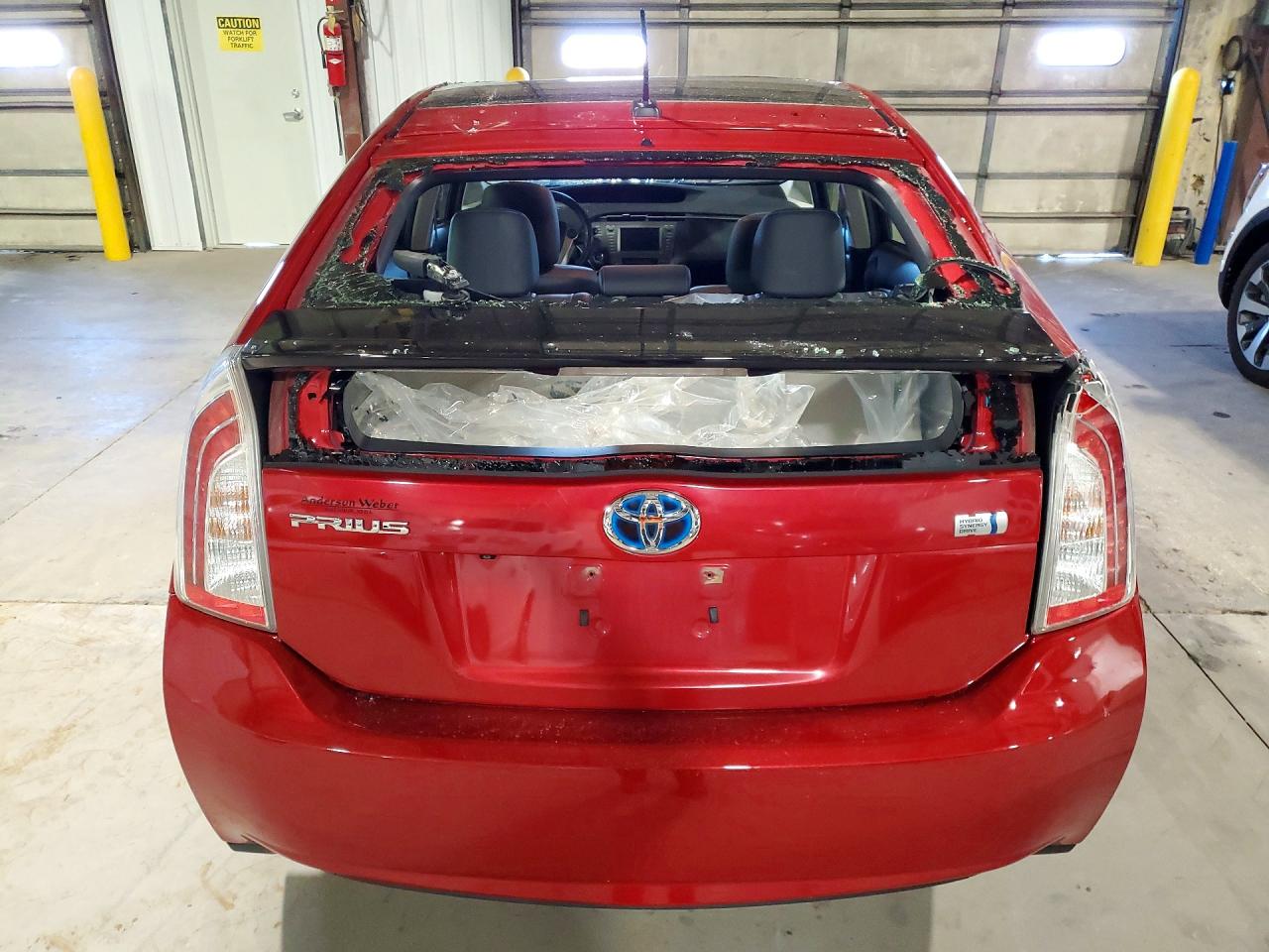 2015 TOYOTA PRIUS FOUR photo 16