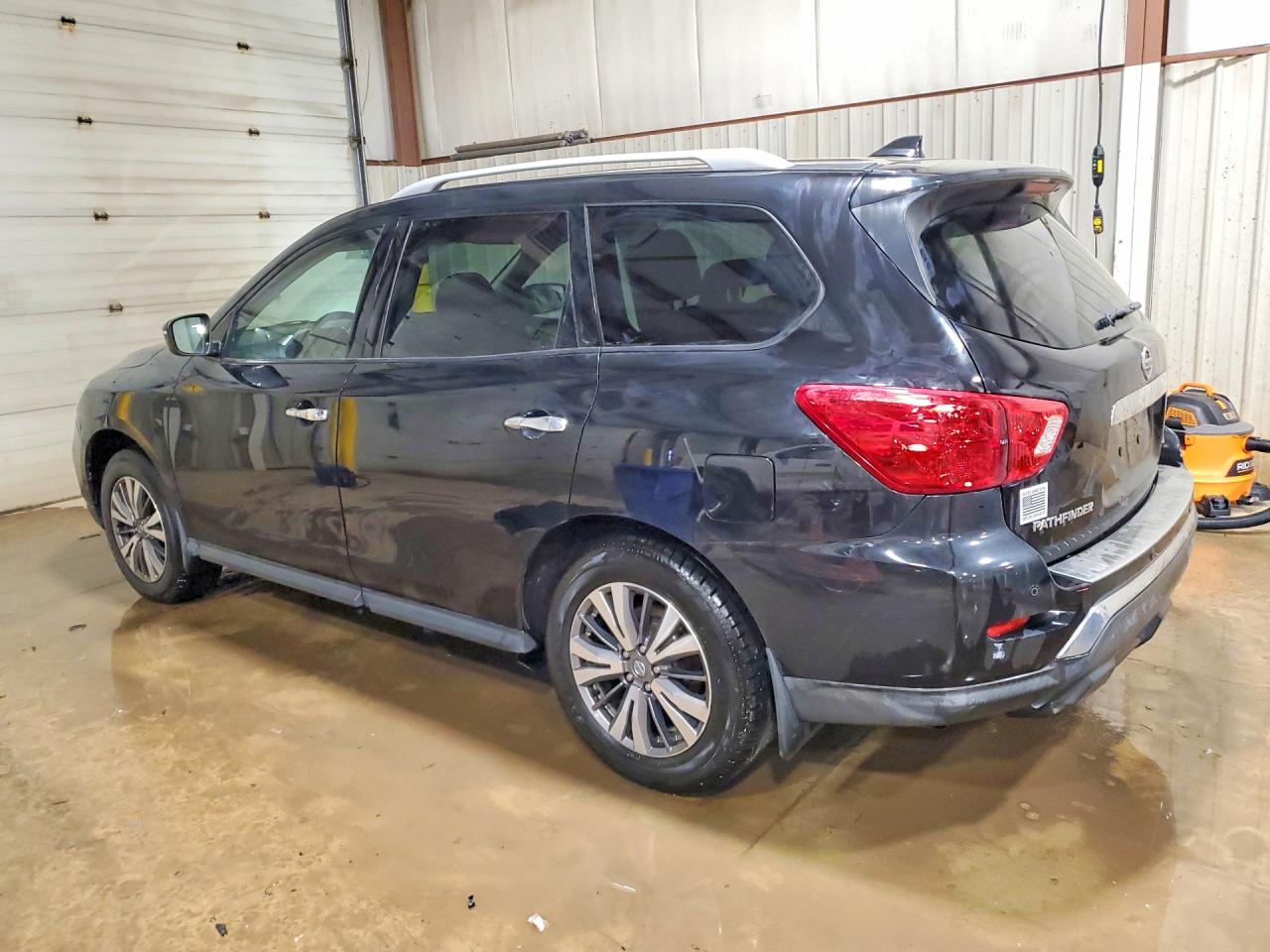 2020 NISSAN PATHFINDER S photo 3