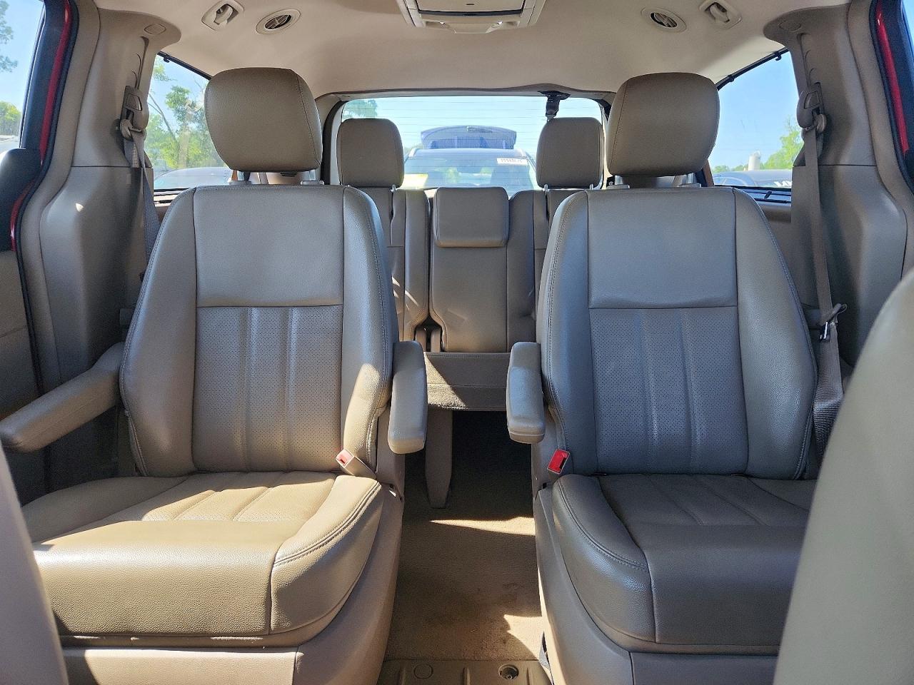 2015 CHRYSLER TOWN & COUNTRY TOURING L photo 28