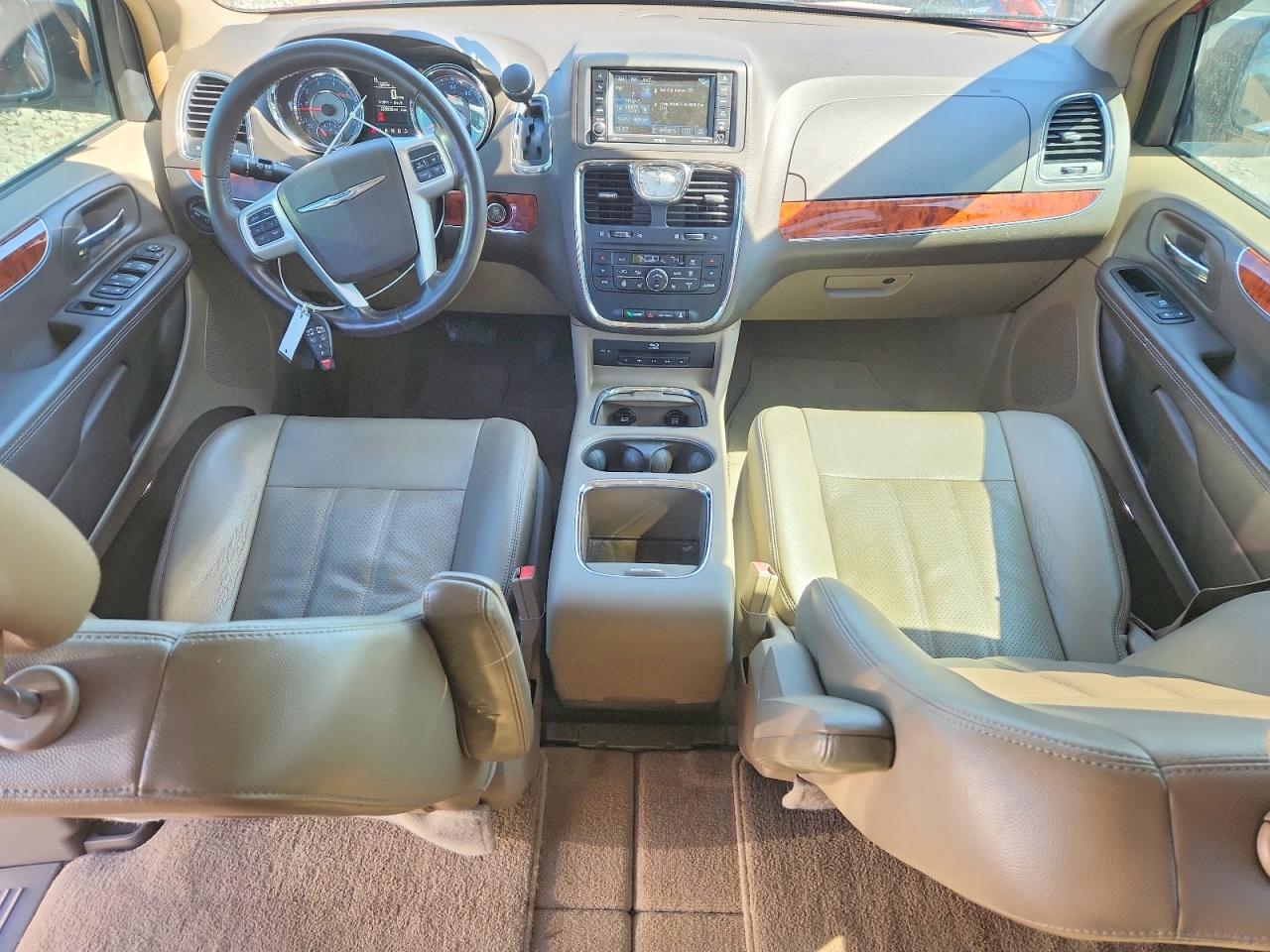 2015 CHRYSLER TOWN & COUNTRY TOURING L photo 22