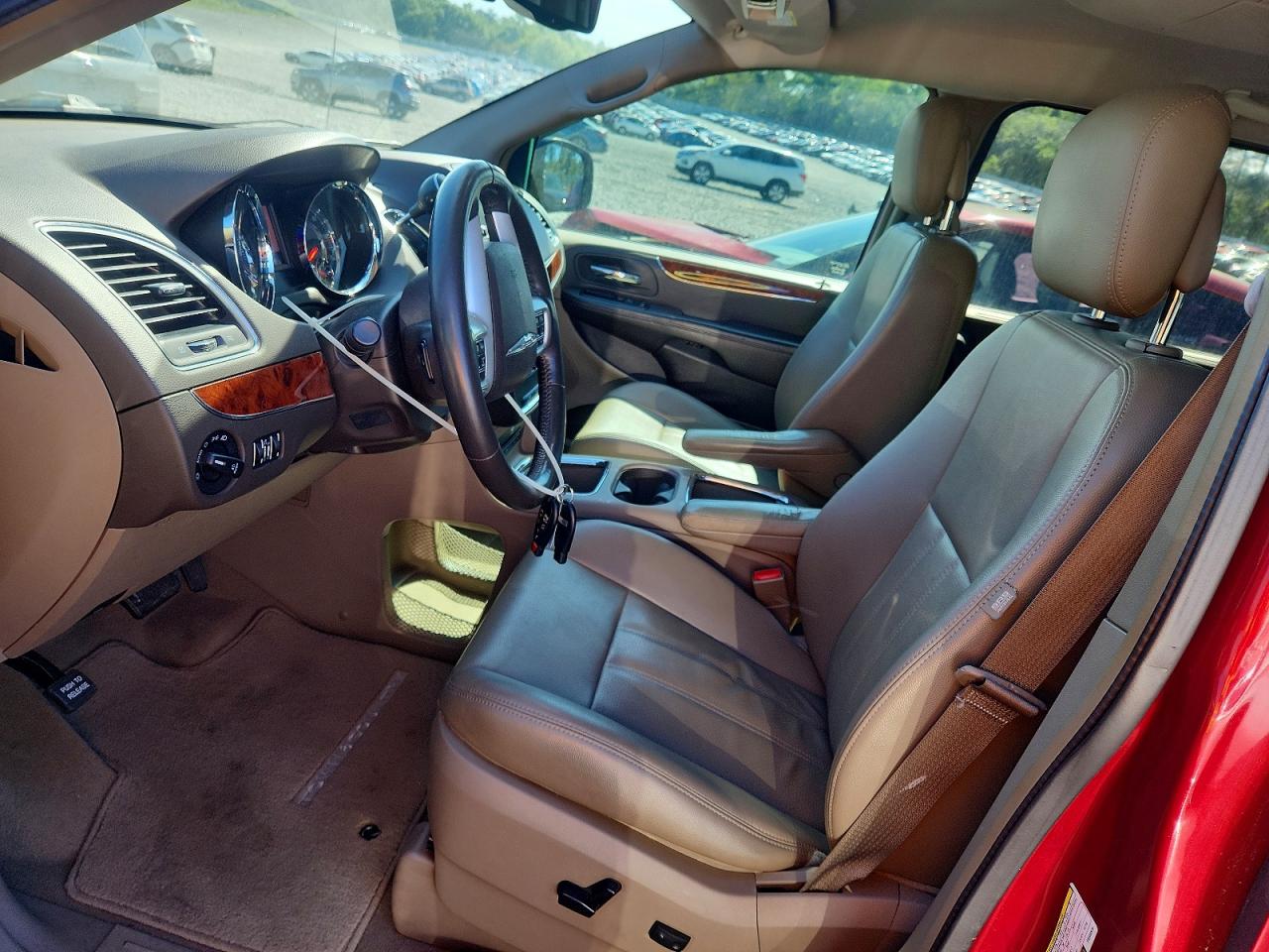 2015 CHRYSLER TOWN & COUNTRY TOURING L photo 19