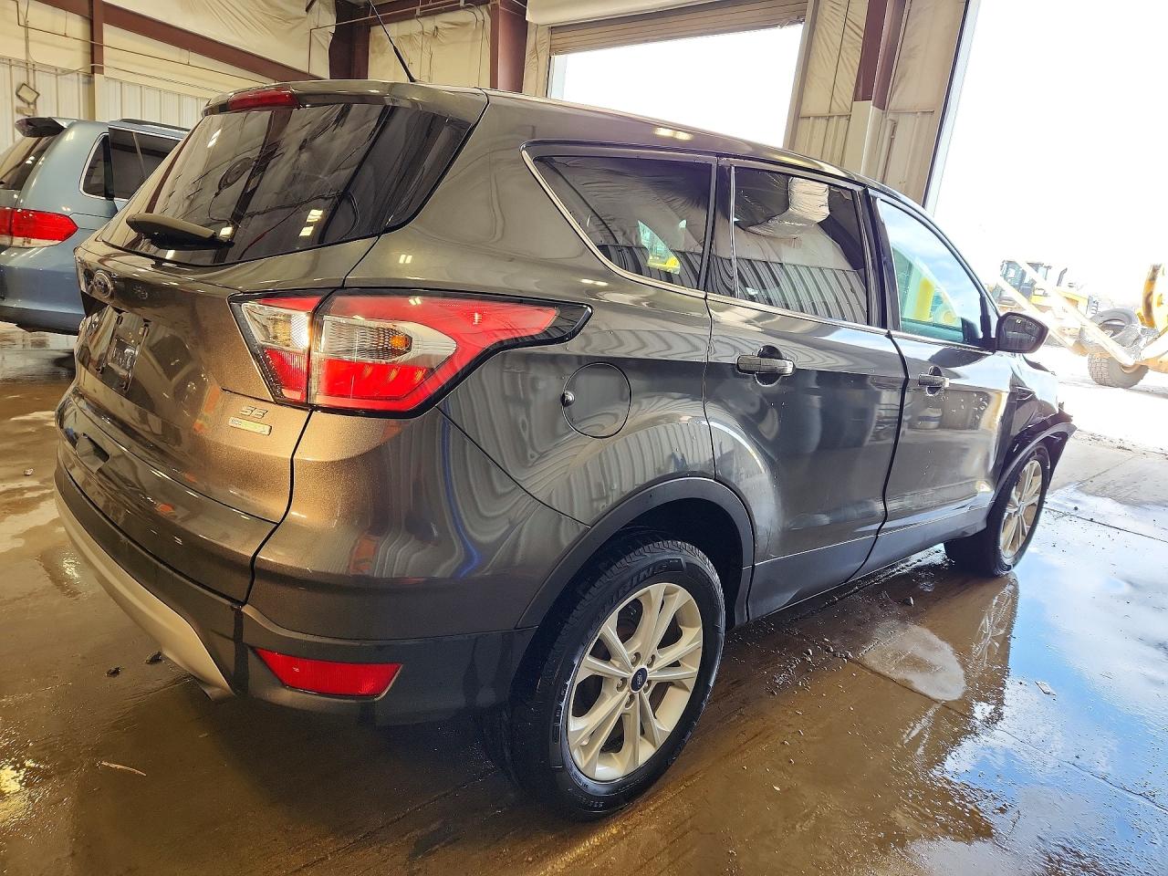 2017 FORD ESCAPE SE photo 5