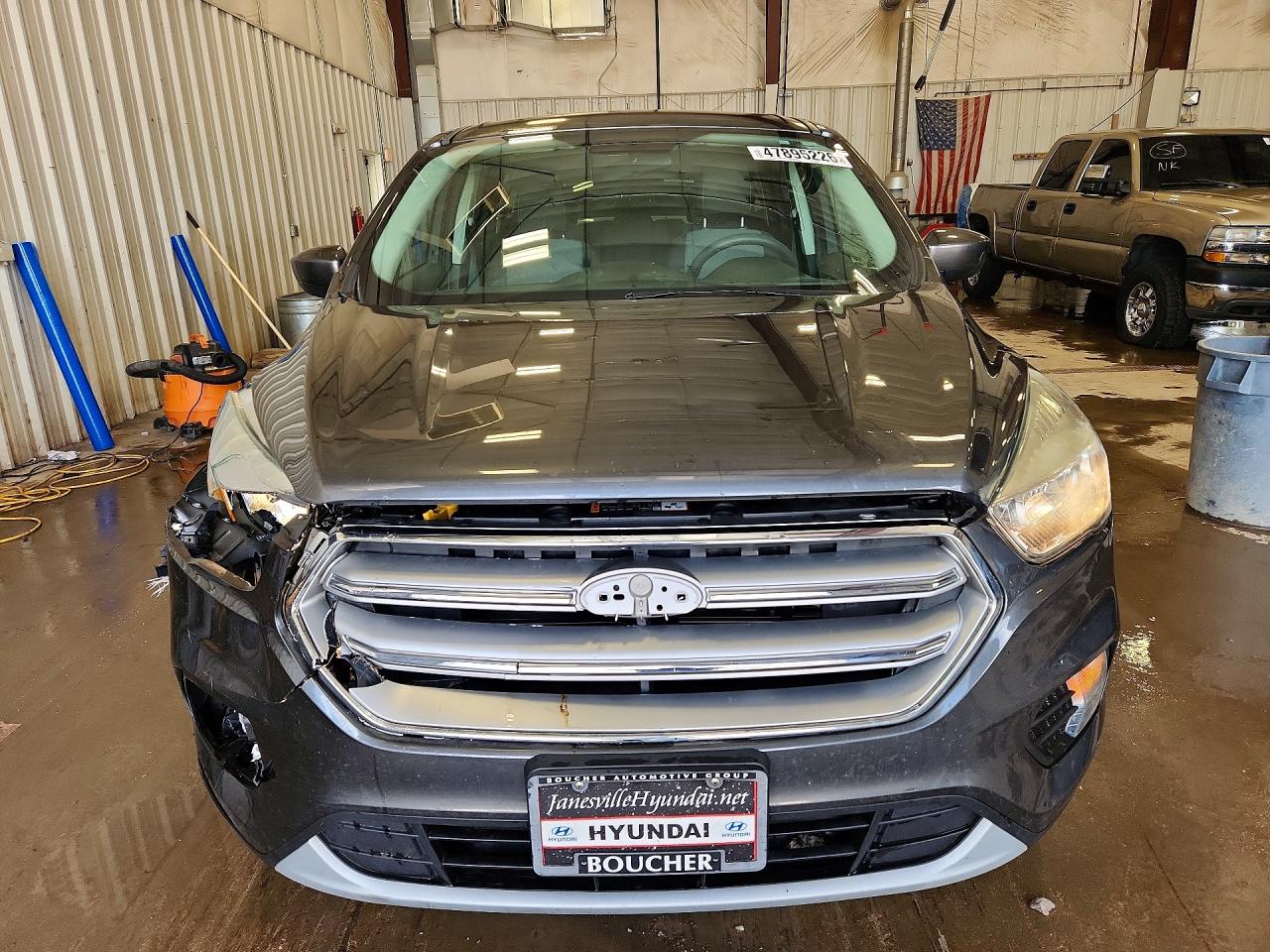 2017 FORD ESCAPE SE photo 9
