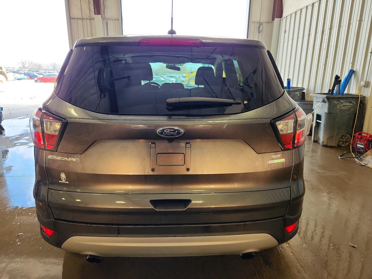 2017 FORD ESCAPE SE photo 11