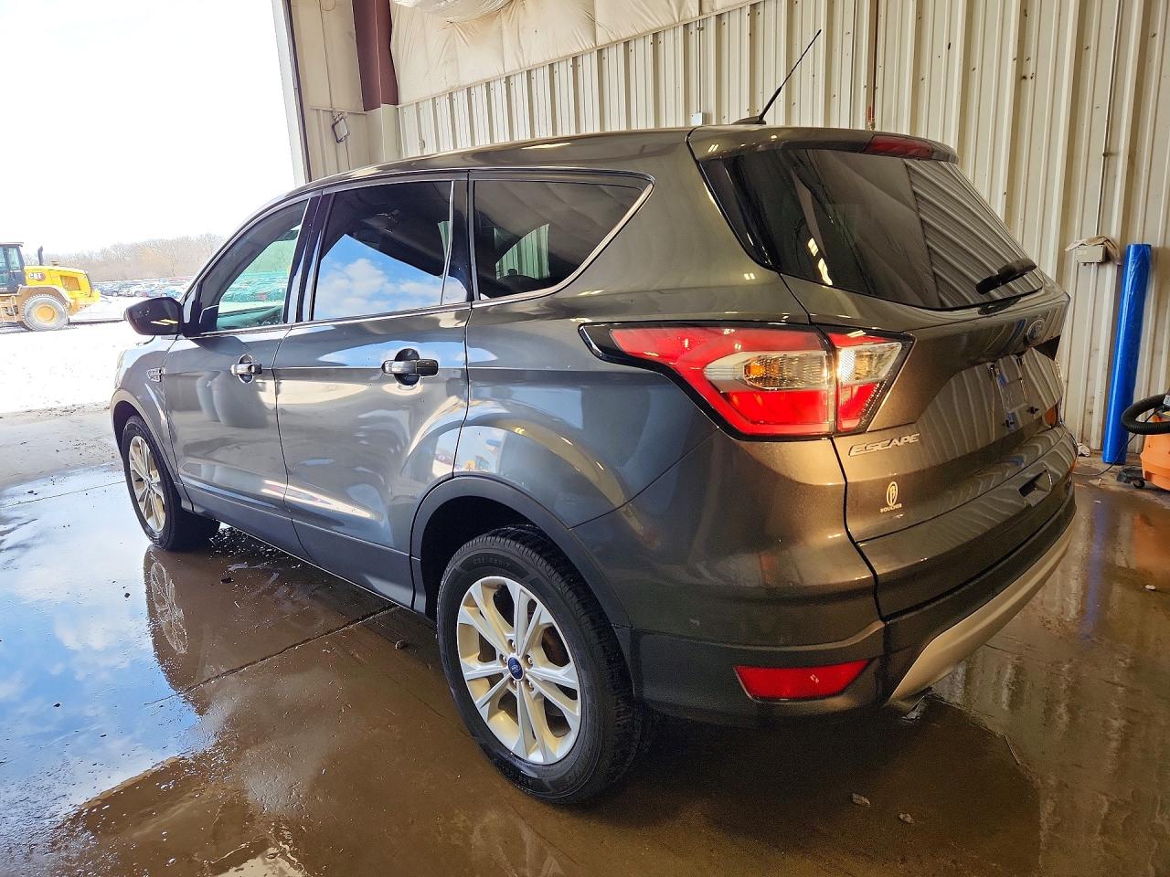 2017 FORD ESCAPE SE photo 3