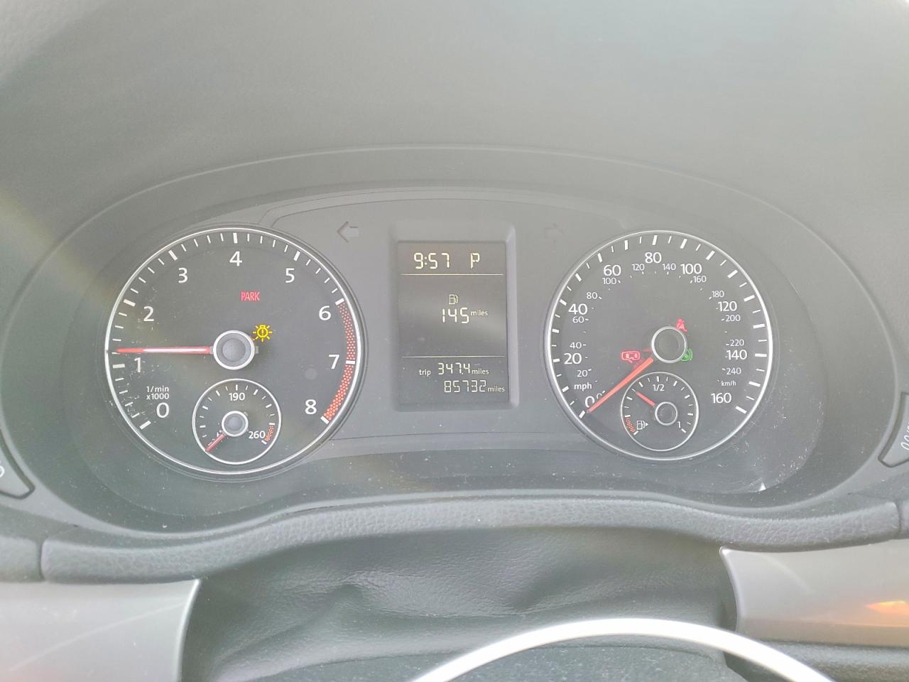 2015 VOLKSWAGEN PASSAT S photo 25