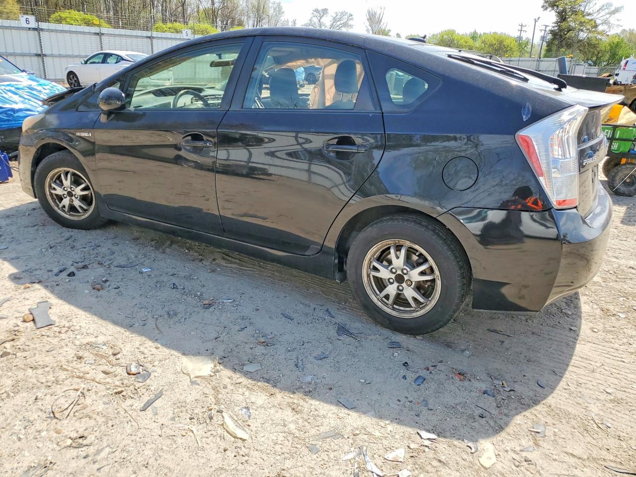 2011 TOYOTA PRIUS THREE photo 2