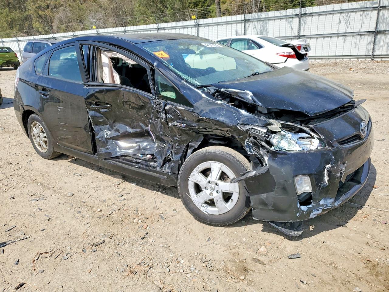 2011 TOYOTA PRIUS THREE photo 4