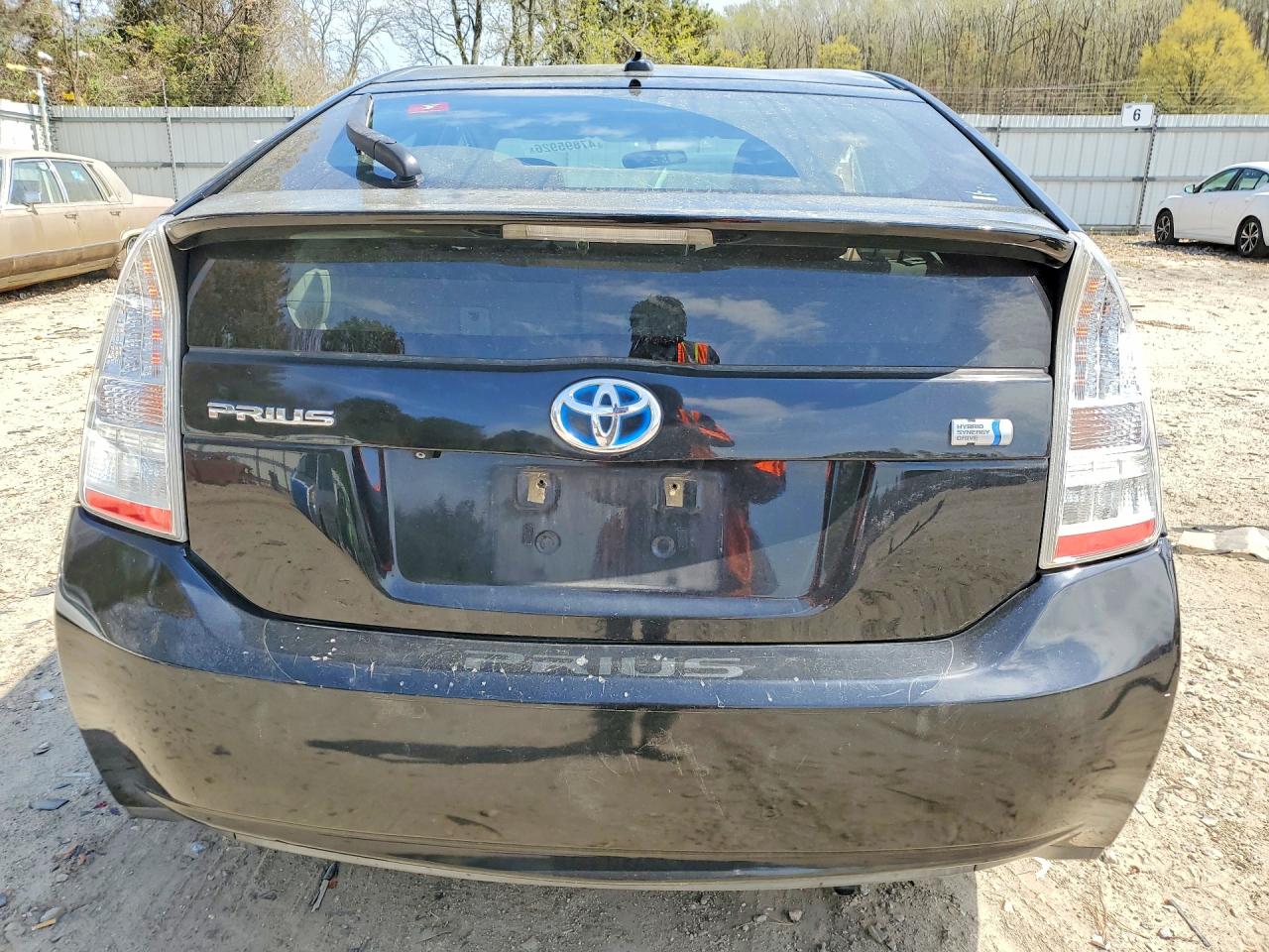 2011 TOYOTA PRIUS THREE photo 6