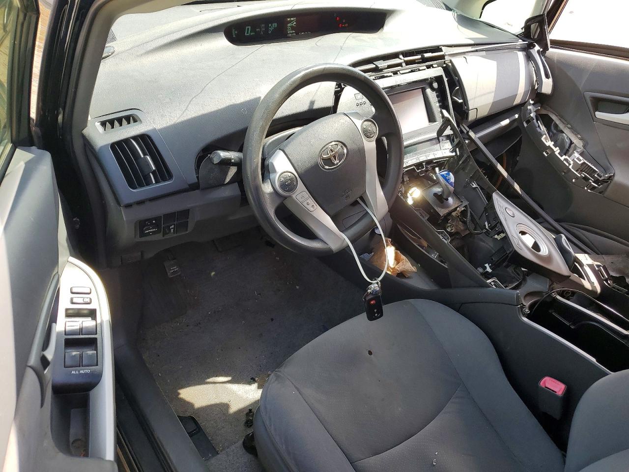 2011 TOYOTA PRIUS THREE photo 8