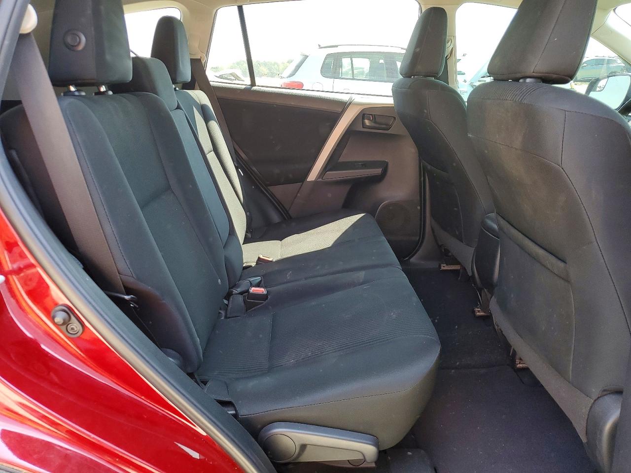 2018 TOYOTA RAV4 LE photo 21
