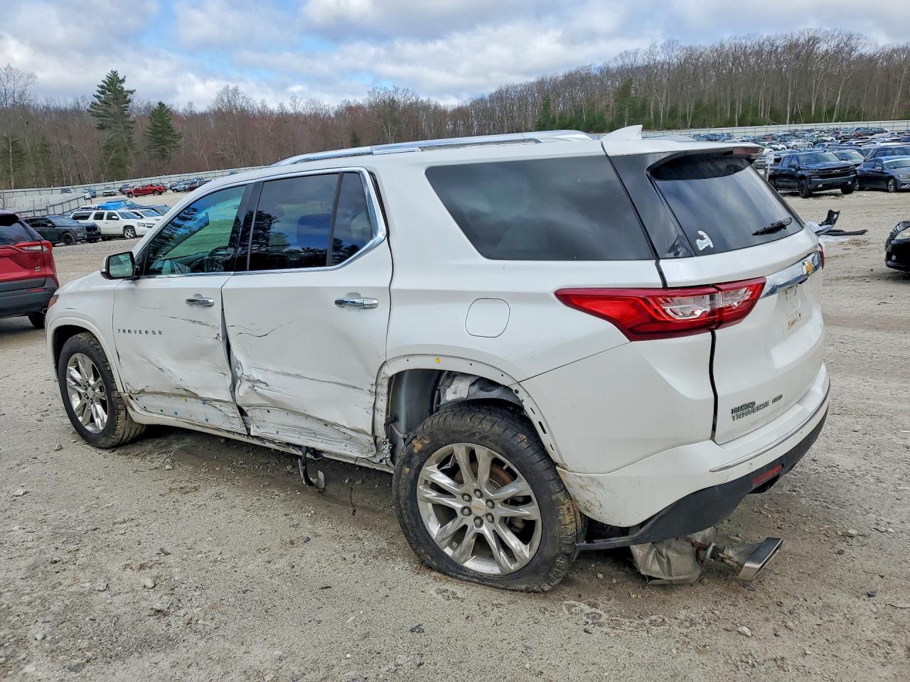 2019 CHEVROLET TRAVERSE HIGH COUNTRY photo 3