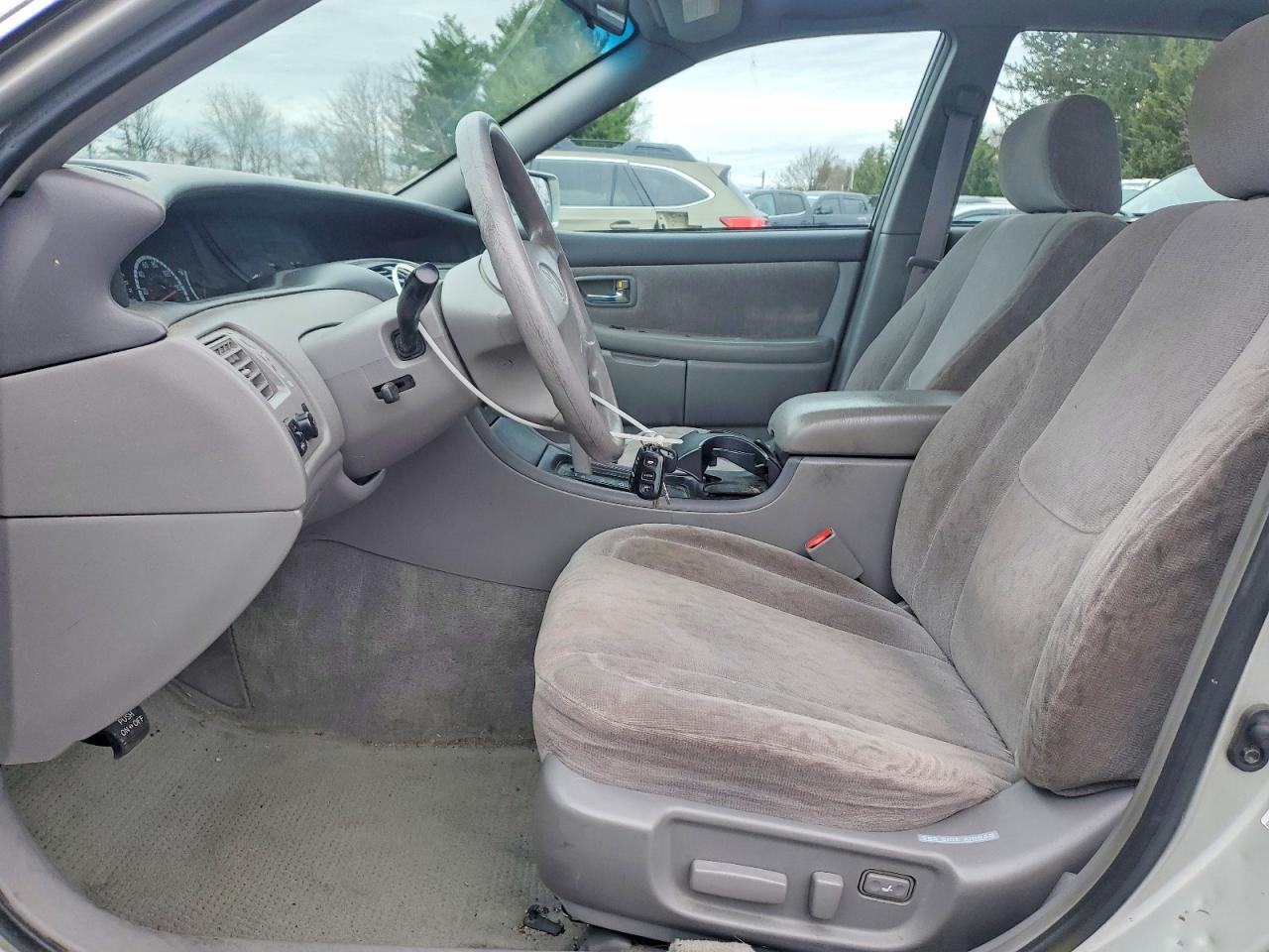 2000 TOYOTA AVALON XL photo 13