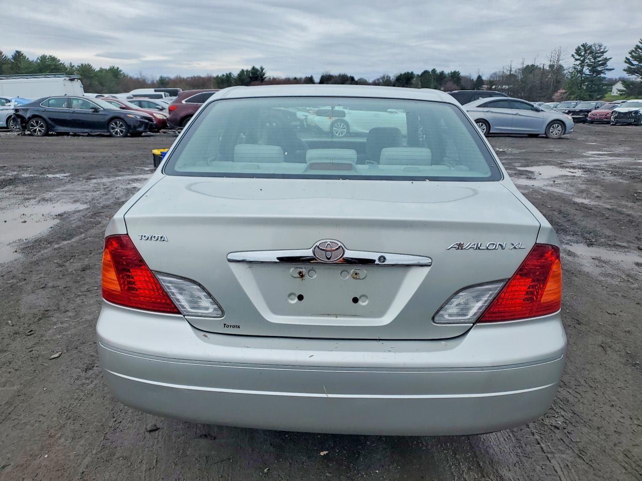 2000 TOYOTA AVALON XL photo 11