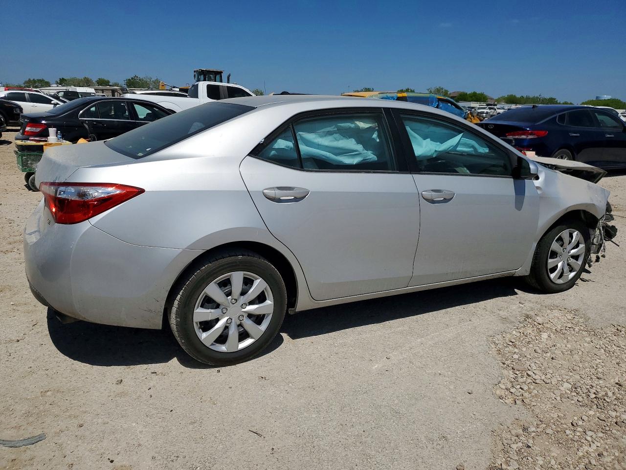 2015 TOYOTA COROLLA LE photo 3