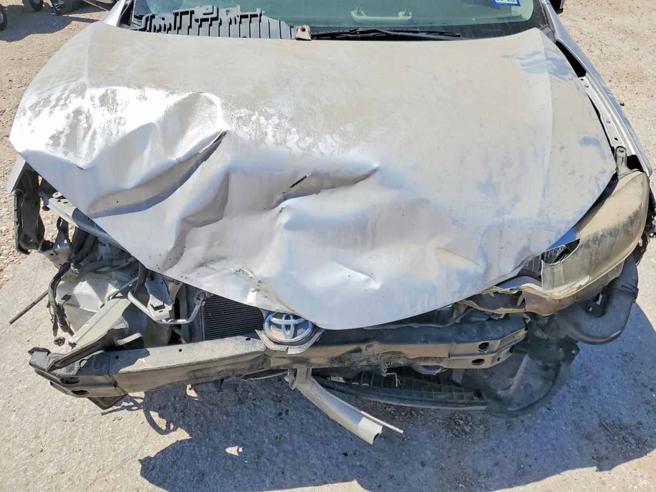 2015 TOYOTA COROLLA LE photo 11