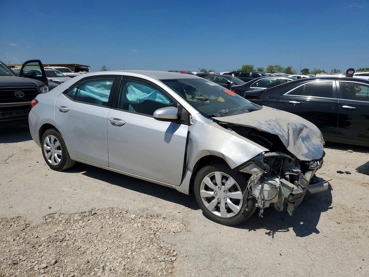2015 TOYOTA COROLLA LE photo 4