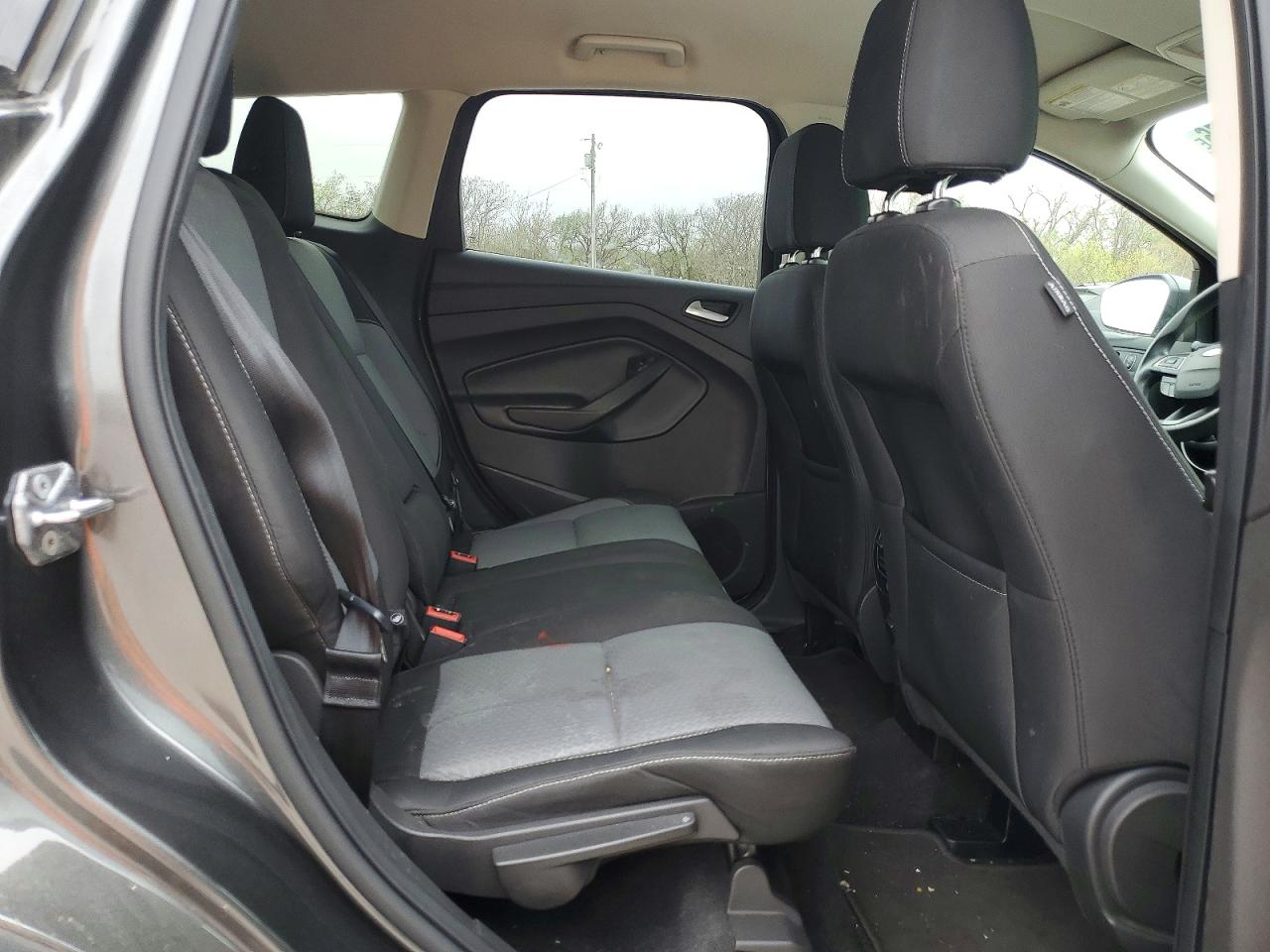 2017 FORD ESCAPE SE photo 11