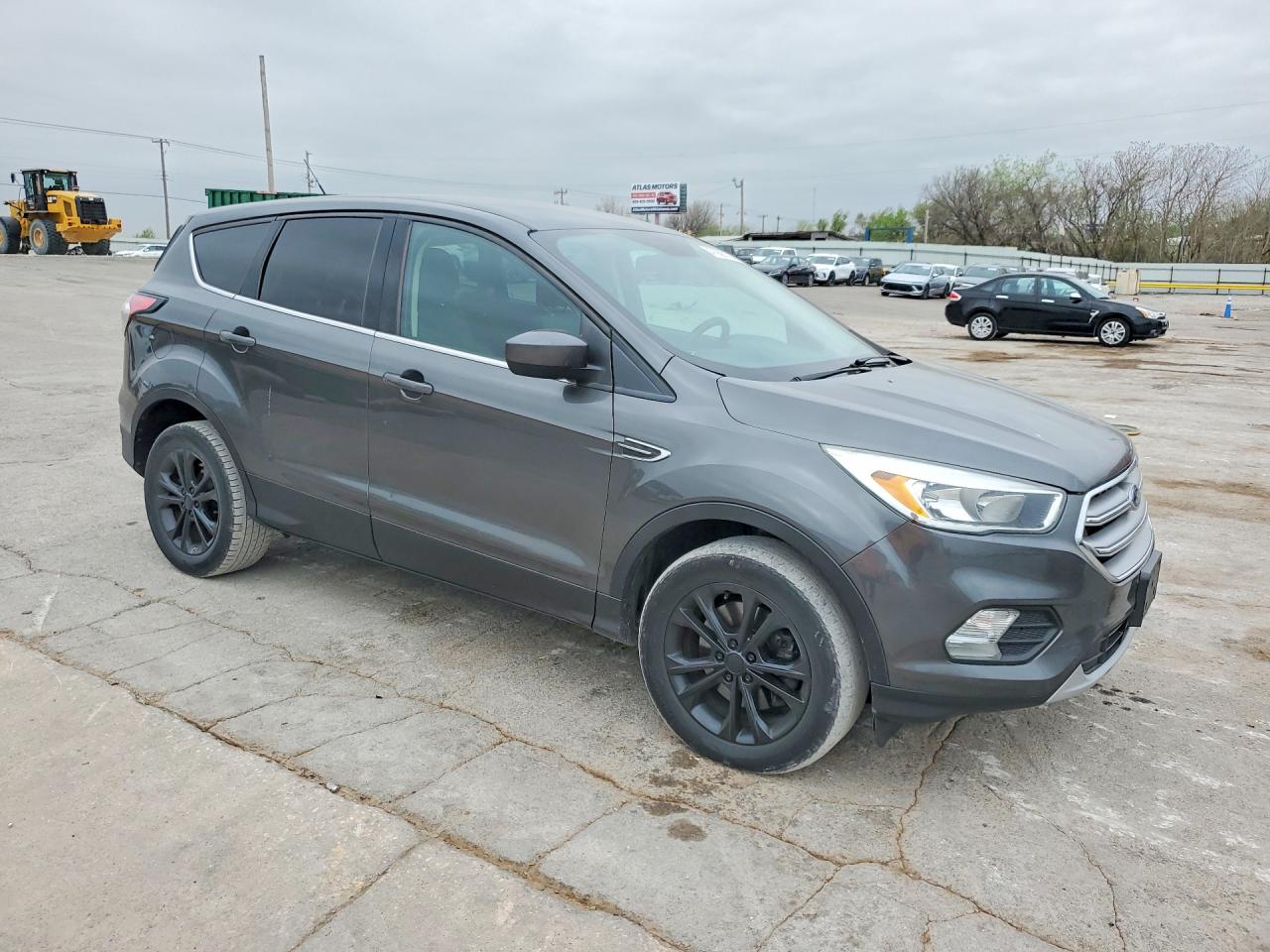 2017 FORD ESCAPE SE photo 4