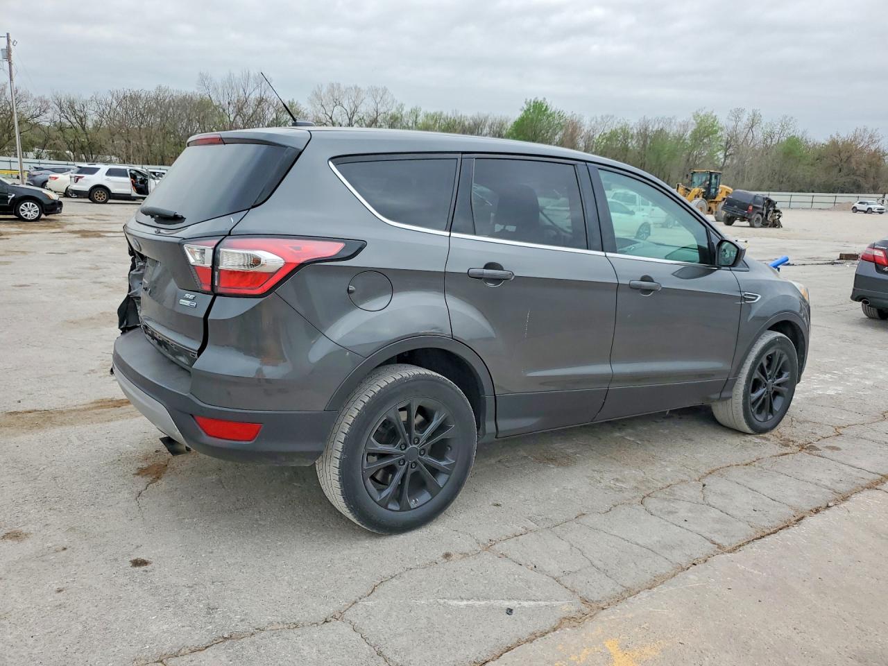 2017 FORD ESCAPE SE photo 3