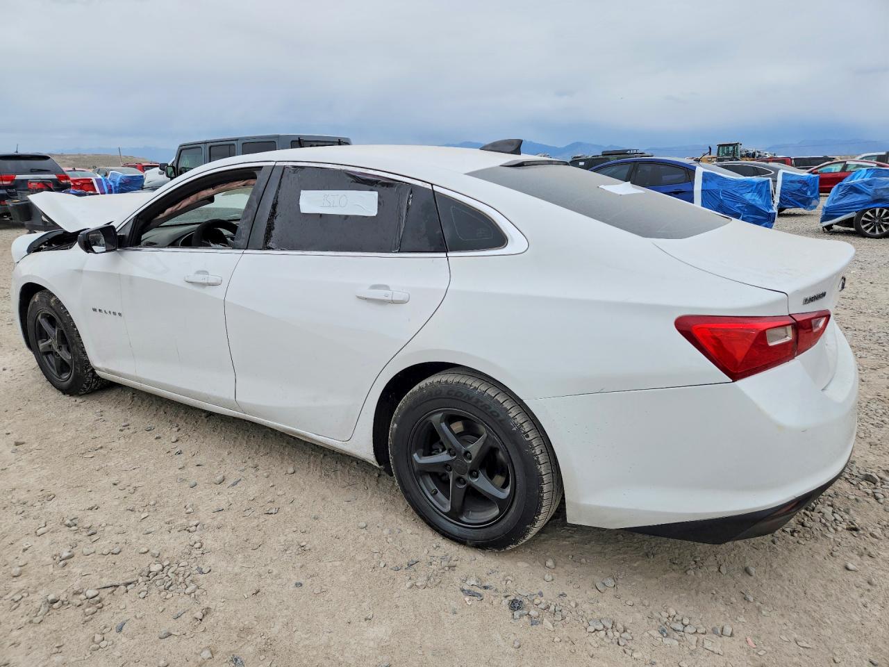 2018 CHEVROLET MALIBU LS photo 4