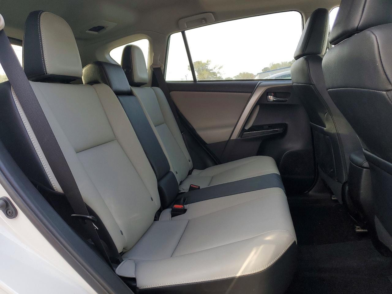 2017 TOYOTA RAV4 LIMITED photo 21