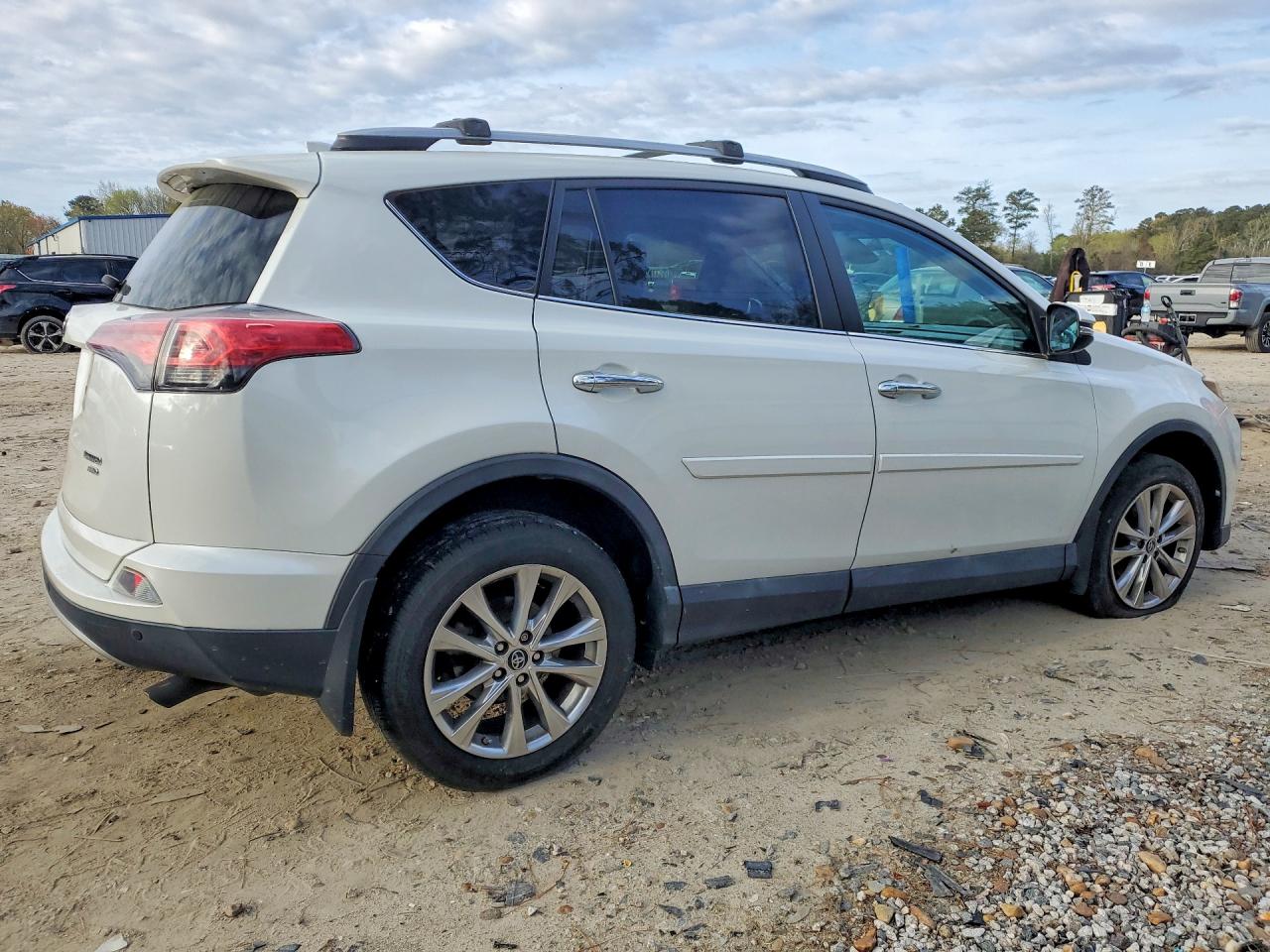 2017 TOYOTA RAV4 LIMITED photo 5