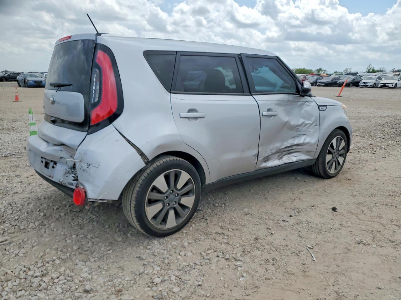 2015 KIA SOUL ! photo 5