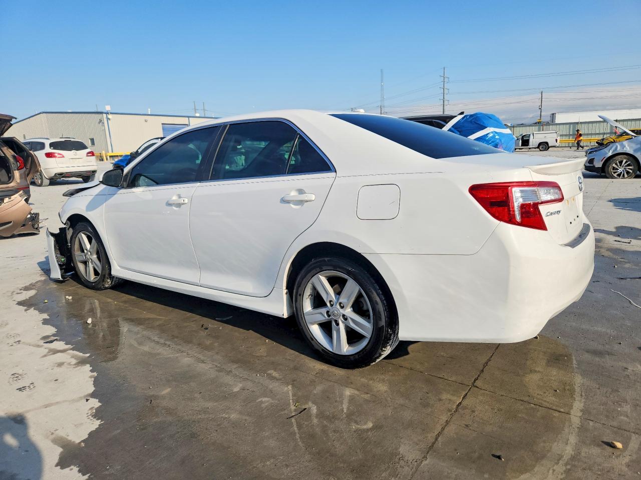 2012 TOYOTA CAMRY SE photo 4