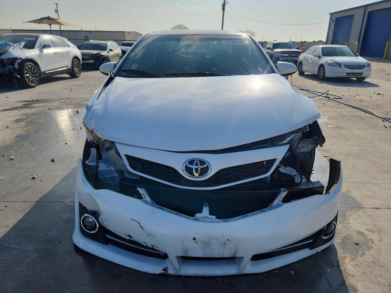 2012 TOYOTA CAMRY SE photo 13
