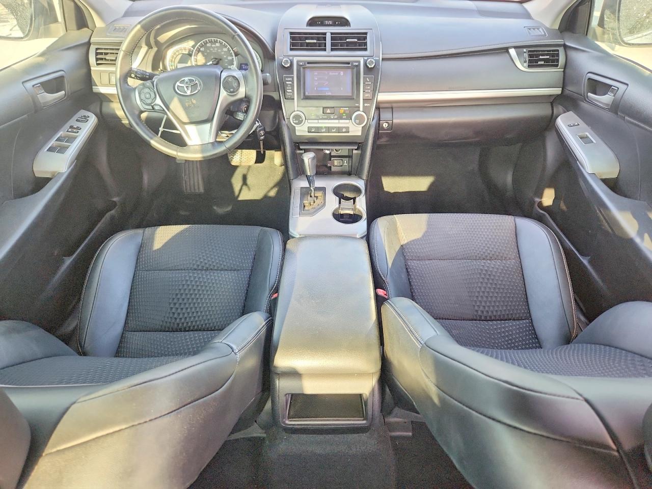 2012 TOYOTA CAMRY SE photo 22