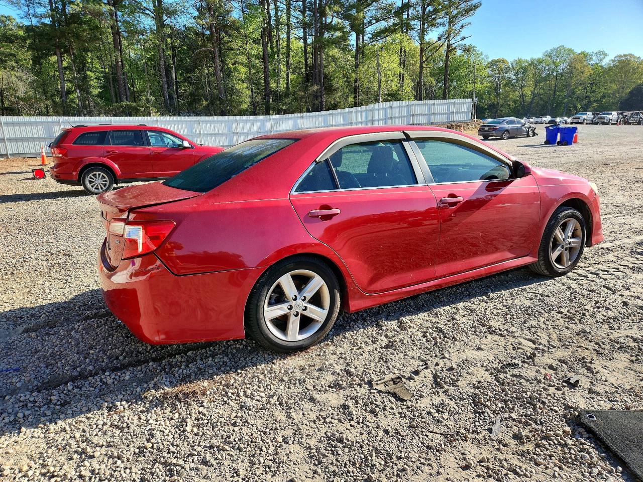 2014 TOYOTA CAMRY SE photo 5