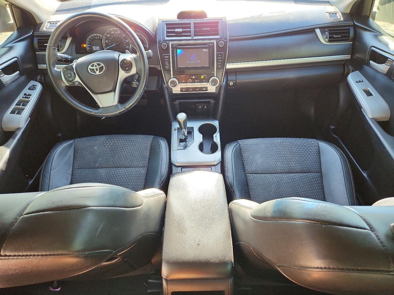 2014 TOYOTA CAMRY SE photo 15