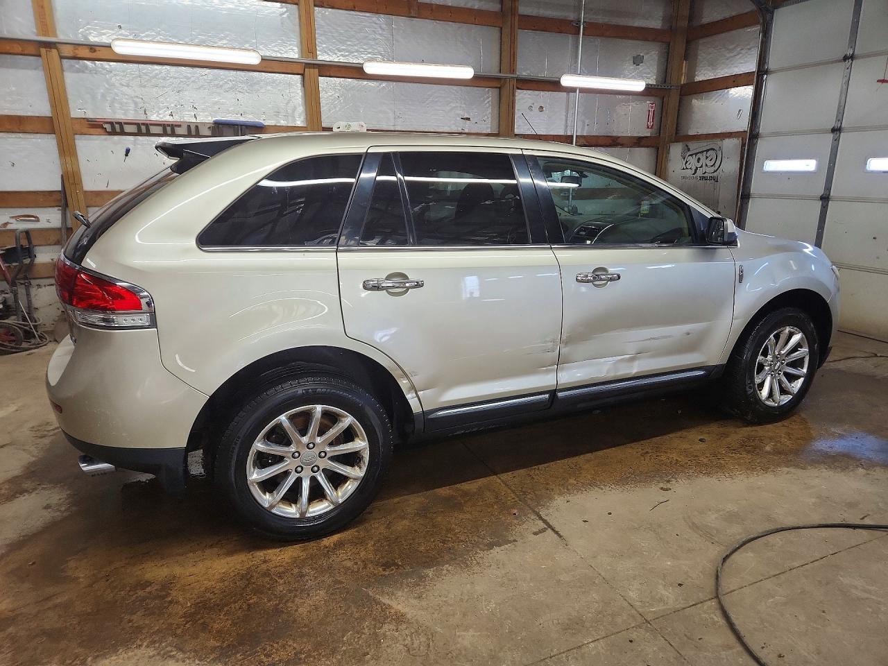 2011 LINCOLN MKX photo 5