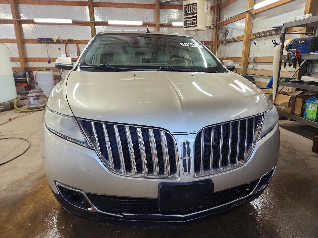 2011 LINCOLN MKX photo 9