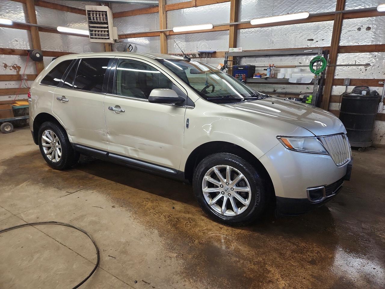 2011 LINCOLN MKX photo 7