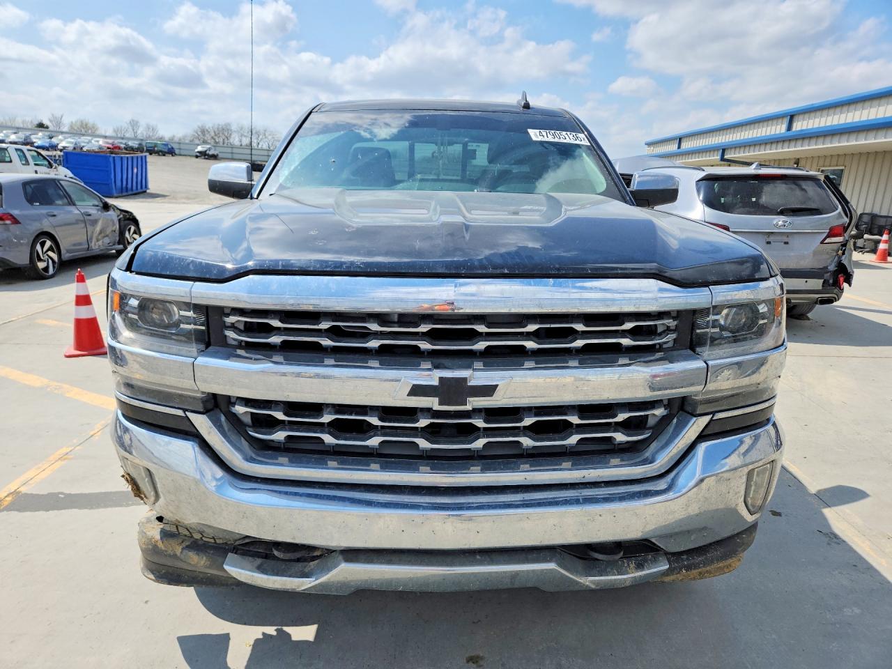 2017 CHEVROLET SILVERADO K1500 LTZ photo 5