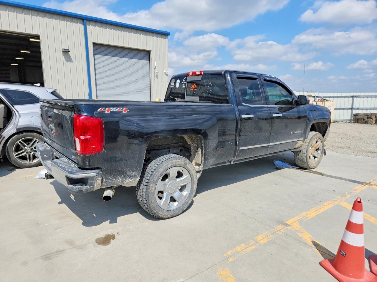 2017 CHEVROLET SILVERADO K1500 LTZ photo 3