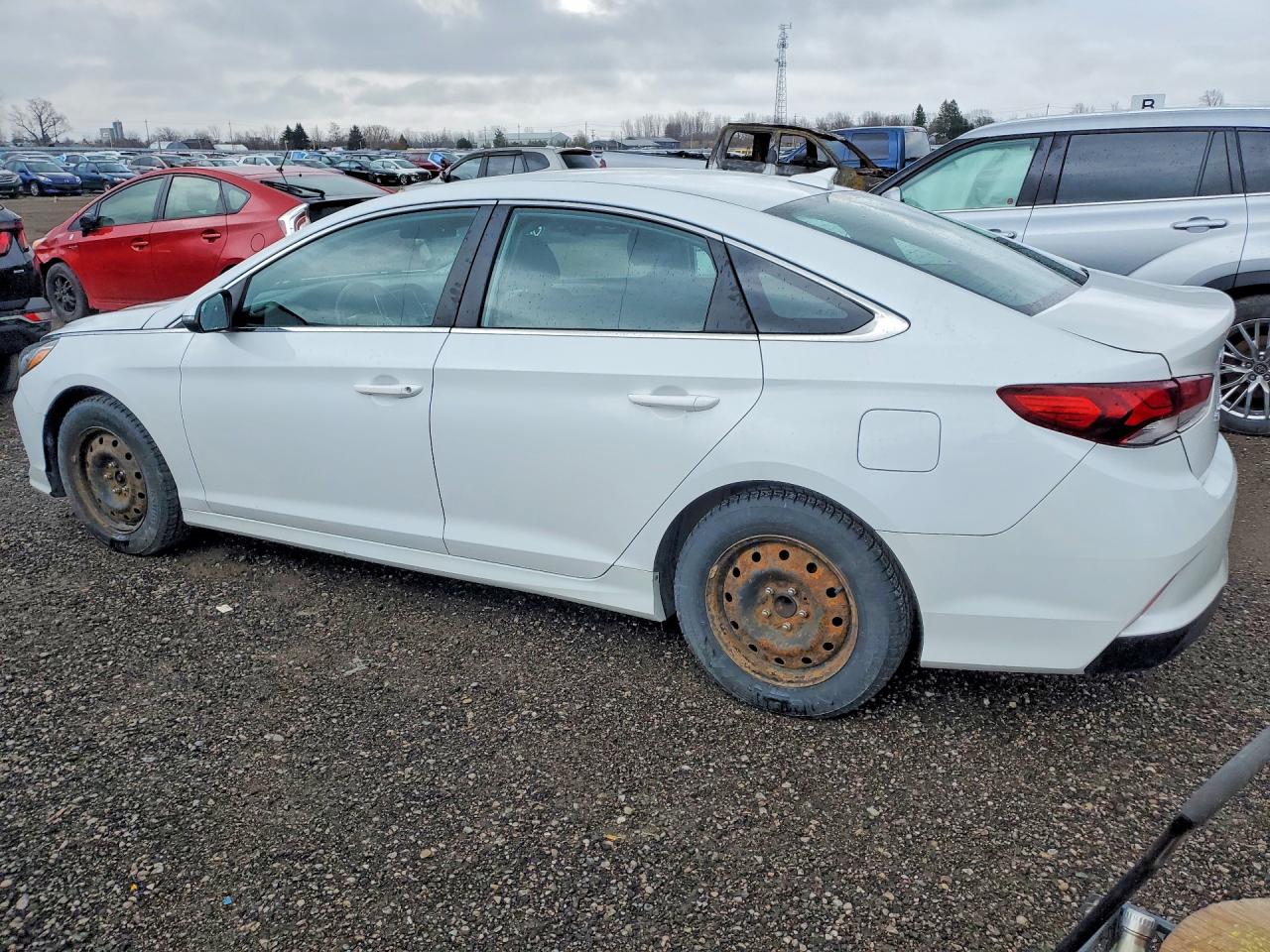 2018 HYUNDAI SONATA SE photo 2
