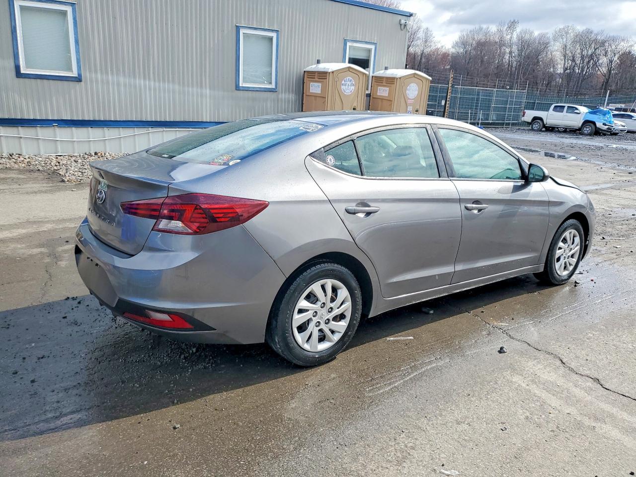 2020 HYUNDAI ELANTRA SE photo 3