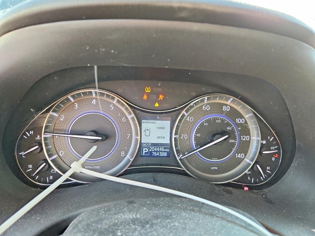 2013 INFINITI QX56 BASE photo 17